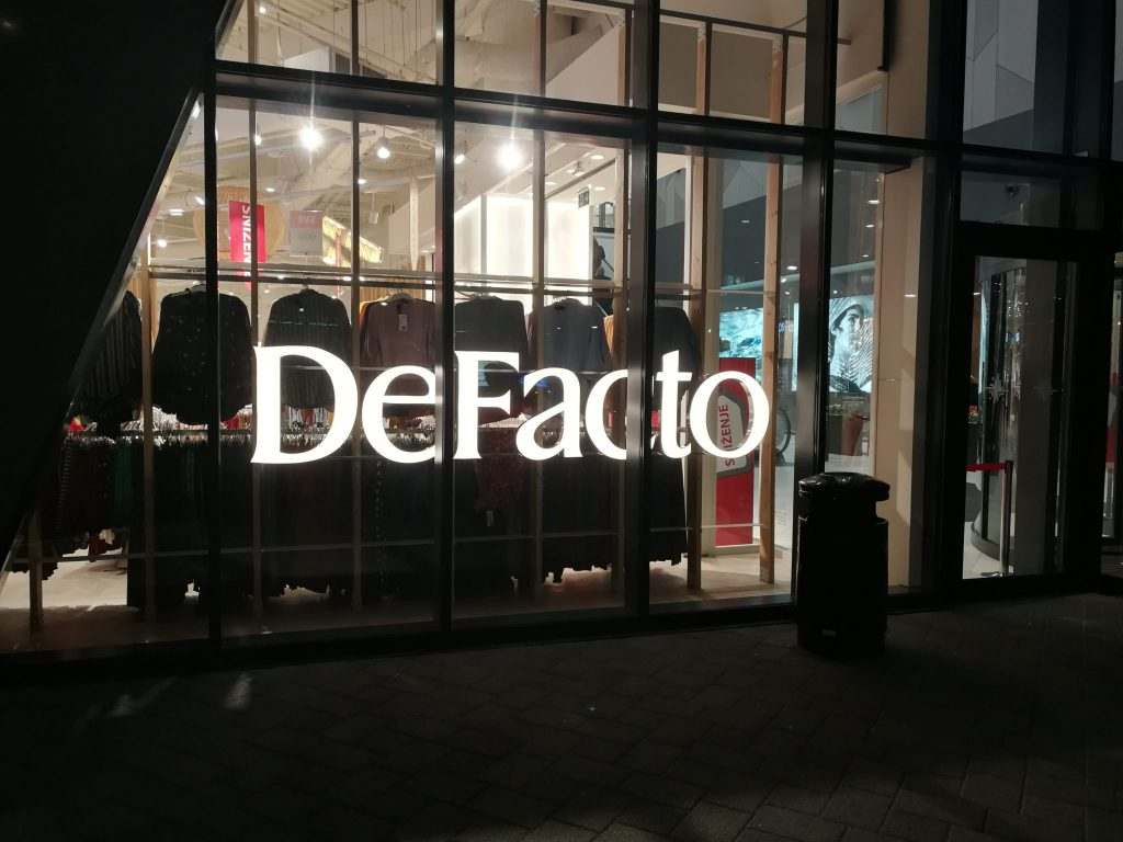„Natural construction“ d.o.o. (DeFacto), Srbija